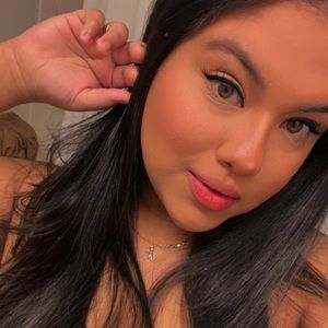 Meet your Posher, Hellyn